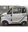 E-Kabinenroller "Electron", 45/25 km/h 60V/58Ah Blei-Gel-Akku, Tachostand 1km, bis zu 60 Kilometer Reichweite, 2 Personen,(E51)